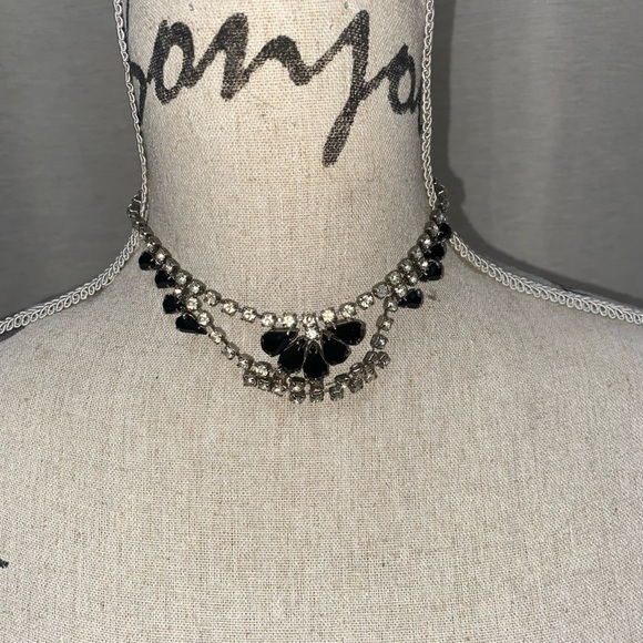 Jewelry - Black and crystal vintage necklace
